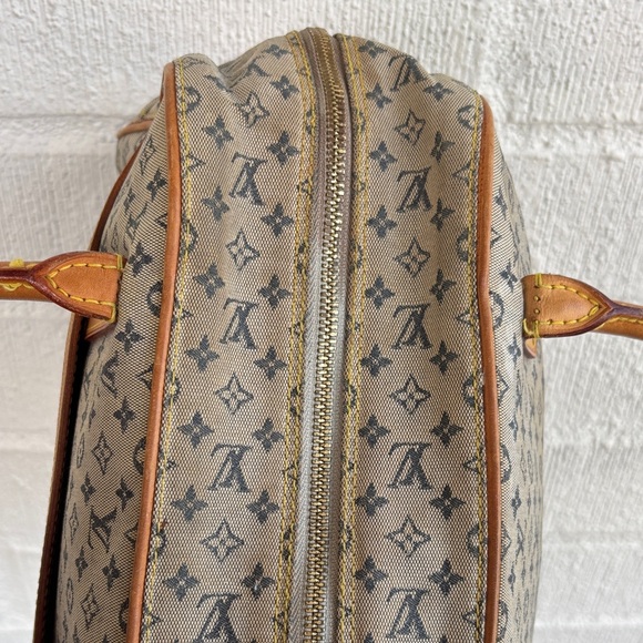 Louis Vuitton Leather Monogram Marie Hand Blue Dome Boston Bag - Picture 5 of 15